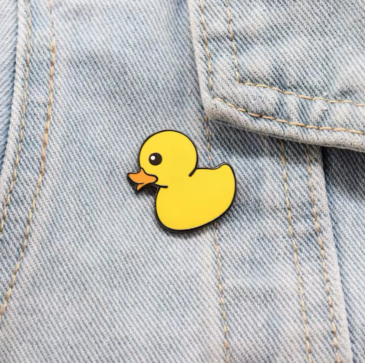 pins canard jaune