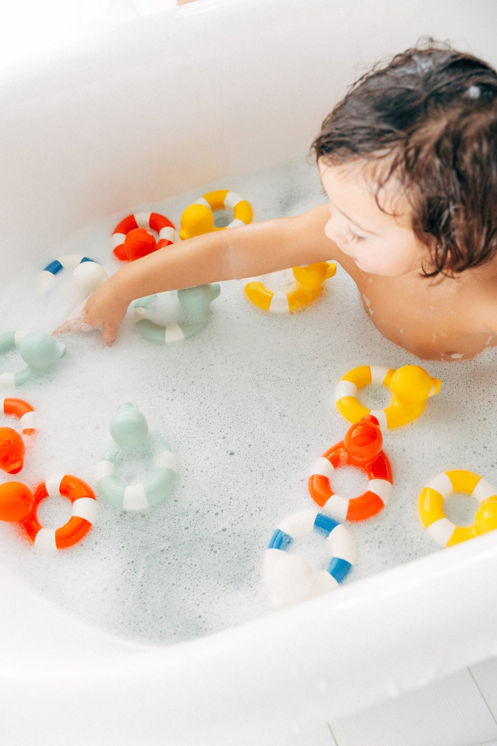 Flo The Floatie jaune – Jouet de bain bébé – vue produit 17