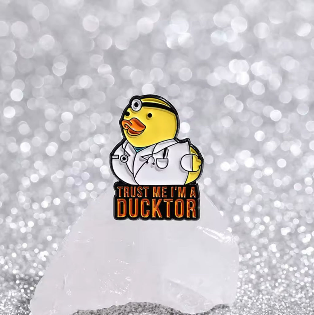 Pin's Canard Jaune "Trust Me I'm Ducktor"