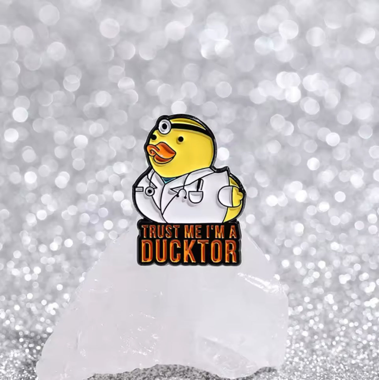 Pin's Canard Jaune "Trust Me I'm Ducktor"