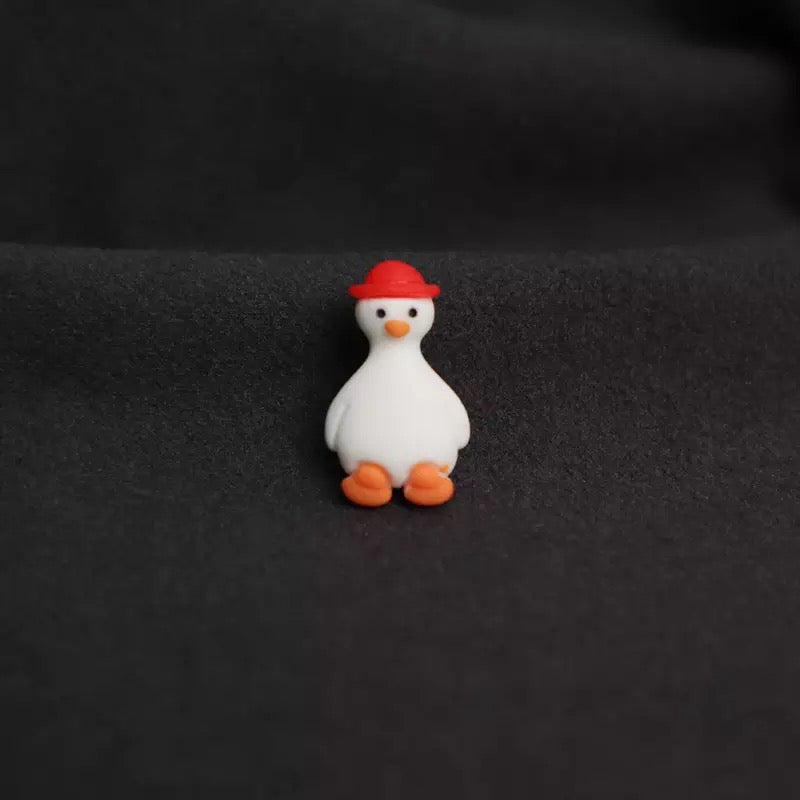 pins-canard-blanc-chapeau-rouge-cdb