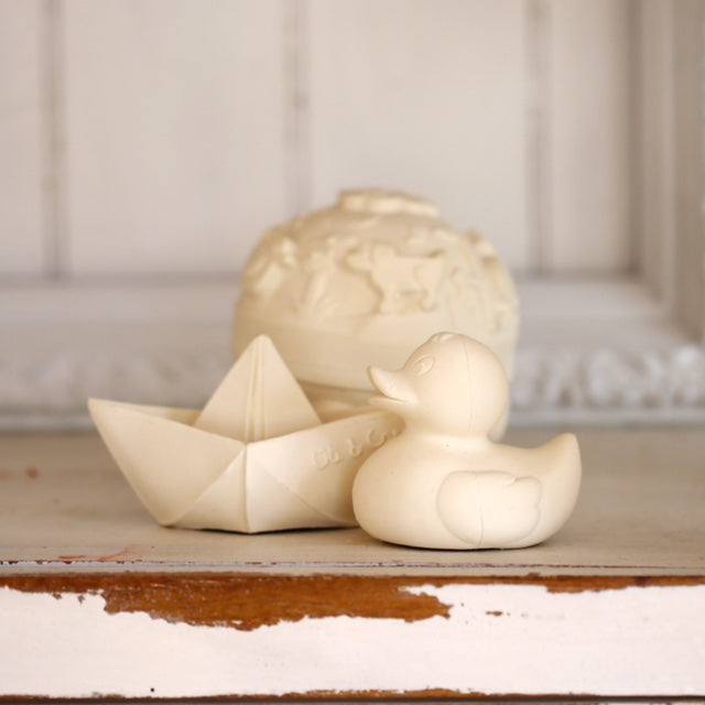 canard-monochrome-blanc-oli-carol