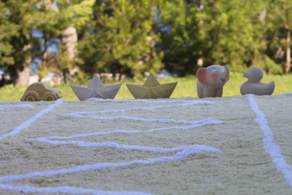 canard-monochrome-blanc-oli-carol