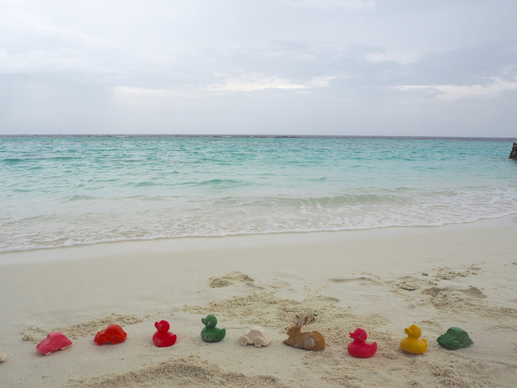 canard-monochrome-jaune-oli-carol